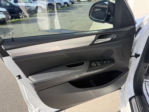 Used 2017 BMW X3 xDrive28i image 11