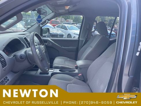 Used 2016 Nissan Frontier SV AWD/4WD image 4