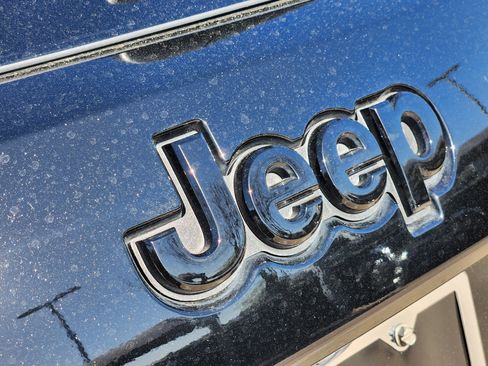 Used 2020 Jeep Grand Cherokee Altitude image 9