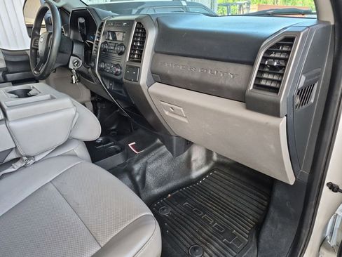 Used 2019 Ford F250 XL w/ Power Equipment Group RWD image 17