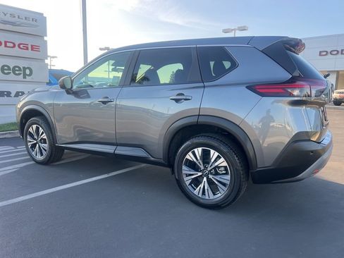 Used 2023 Nissan Rogue SV FWD image 15