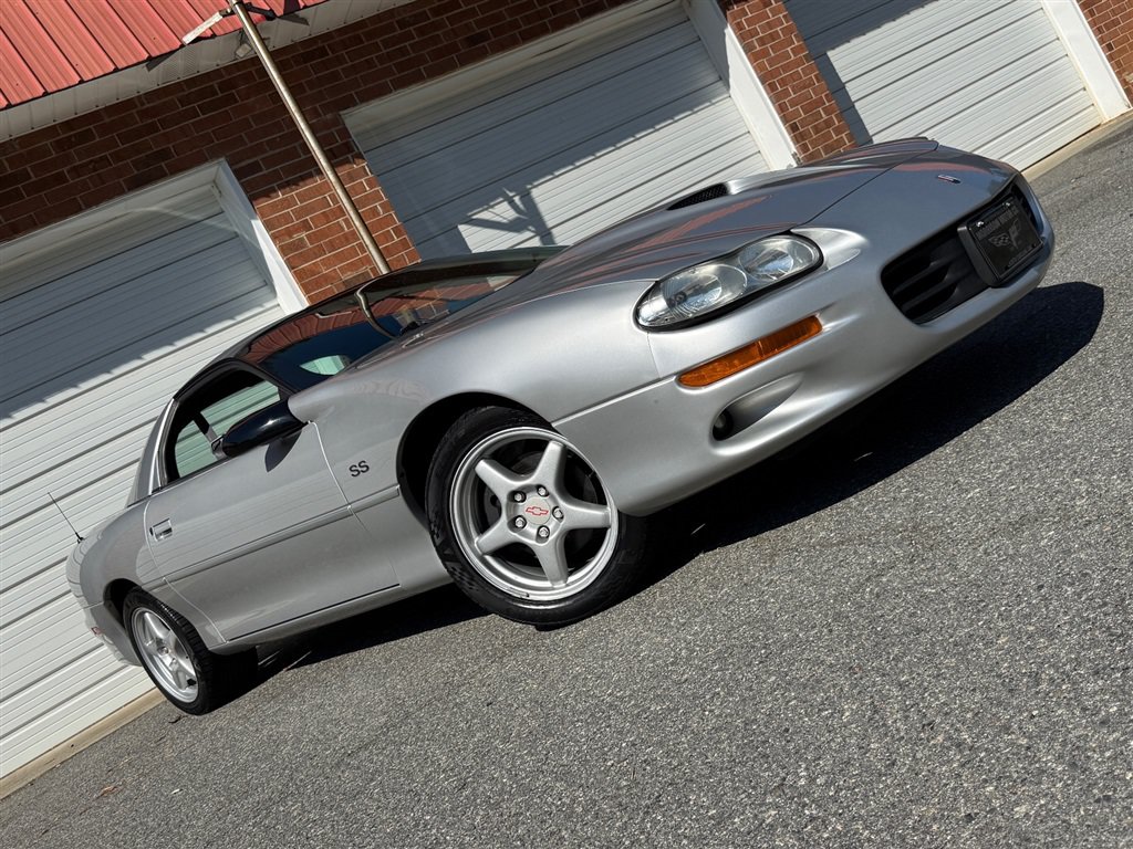 Used 1999 Chevrolet Camaro Z28 w/ SS Performance/Appearance Pkg RWD image 25