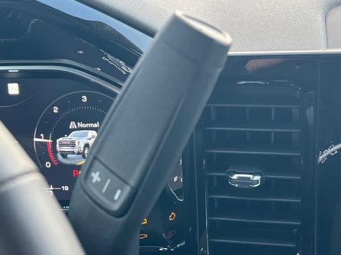 Used 2026 GMC Sierra 3500 SLT w/ SLT Premium Package image 18