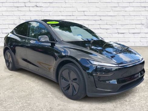 Used 2026 Tesla Model Y 2WD image 5