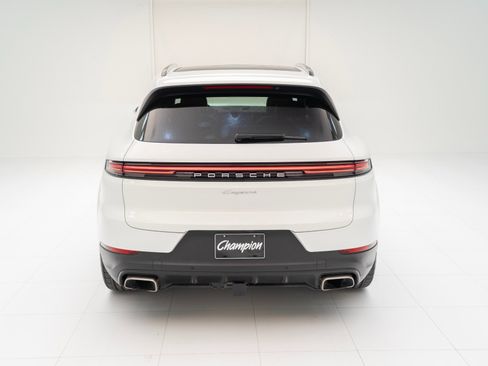 Certified 2026 Porsche Cayenne AWD/4WD image 10