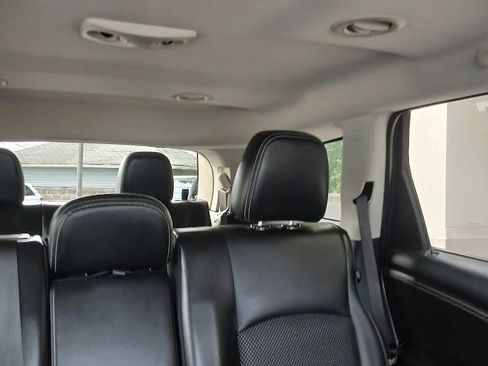 Used 2019 Dodge Journey Crossroad FWD image 18