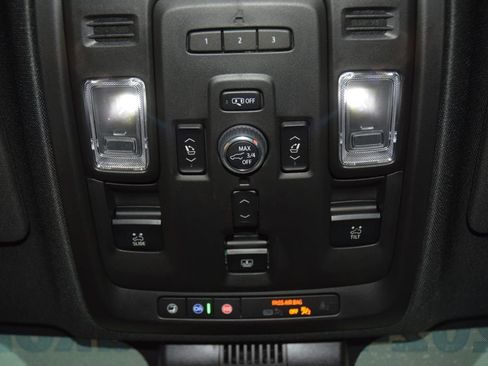 Used 2024 GMC Yukon XL Denali AWD/4WD image 53