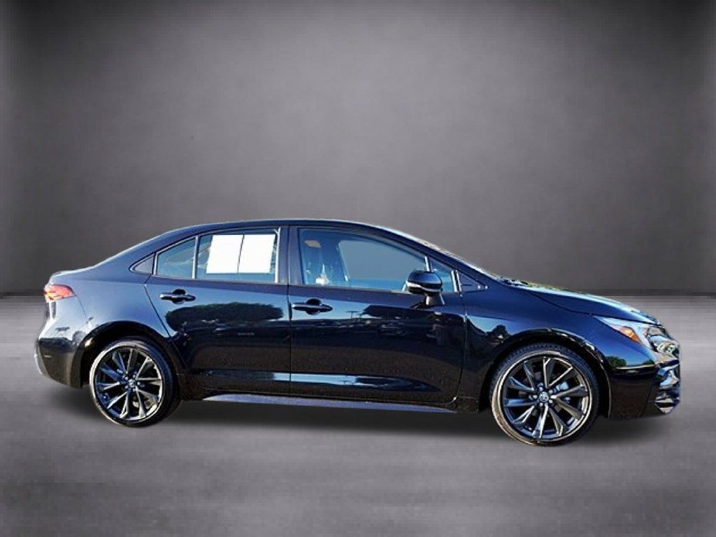 Used 2026 Toyota Corolla SE w/ SE Package FWD image 3