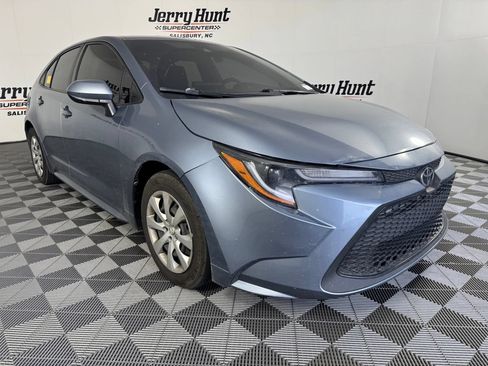 Used 2022 Toyota Corolla LE FWD image 6