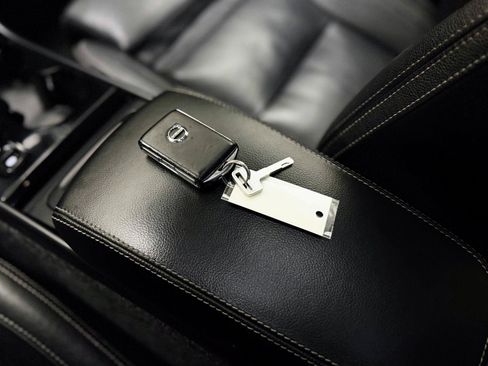 Used 2019 Volvo XC40 T5 Inscription image 23