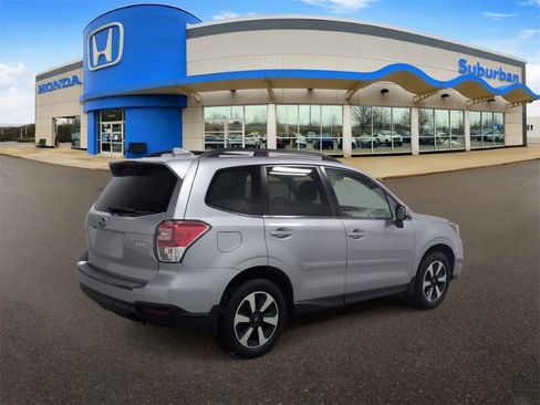 Used 2017 Subaru Forester 2.5i Limited image 8