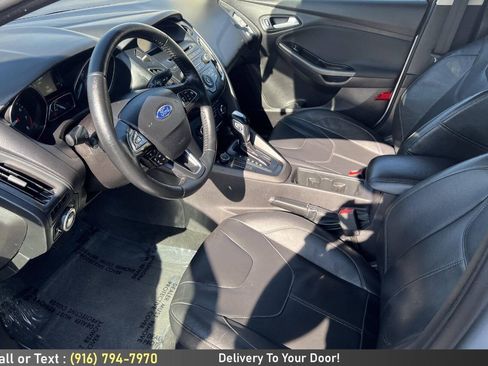 Used 2015 Ford Focus SE w/ Equipment Group 201A FWD image 13