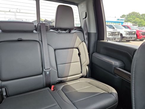 Used 2022 Chevrolet Silverado 2500 LTZ w/ LTZ Premium Package AWD/4WD image 15