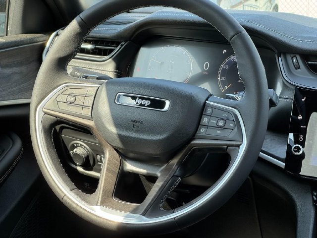 New 2027 Jeep Grand Cherokee Altitude AWD/4WD image 13