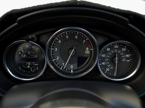 Used 2020 MAZDA MX-5 Miata Club image 17