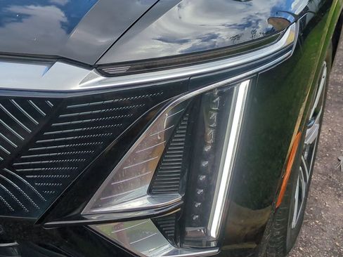 Used 2024 Cadillac Lyriq Luxury image 10