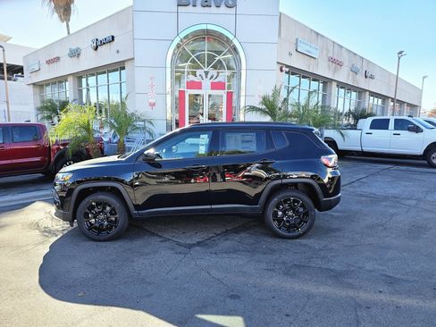 New 2026 Jeep Compass Latitude image 4