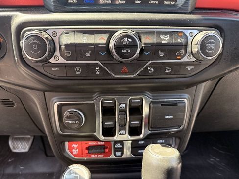 Used 2021 Jeep Wrangler Unlimited Rubicon AWD/4WD image 14