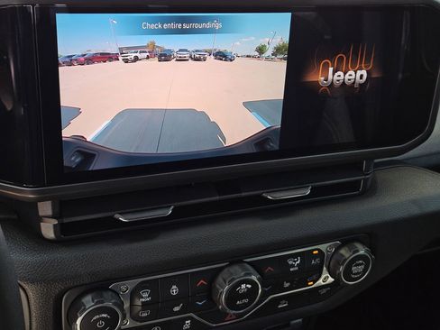 New 2025 Jeep Gladiator Sport image 16