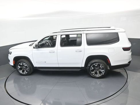 Used 2023 Jeep Wagoneer L Series III w/ Preferred Equipment Group image 54