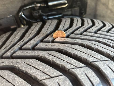 Used 2023 Nissan Rogue S image 11