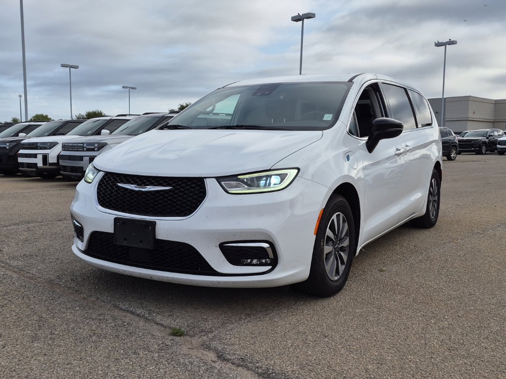 Used 2024 Chrysler Pacifica Limited FWD image 7