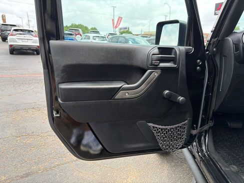 Used 2018 Jeep Wrangler Unlimited Sport AWD/4WD image 10