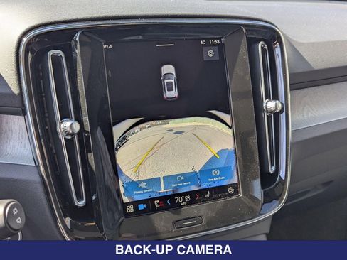 New 2025 Volvo XC40 B5 Core w/ Protection Package Premier image 16