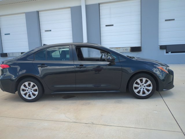 Used 2021 Toyota Corolla LE FWD image 4