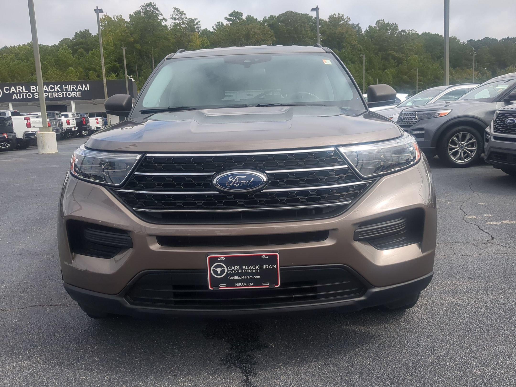 Used 2021 Ford Explorer XLT AWD/4WD image 2