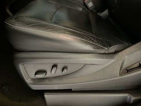 Used 2018 Chevrolet Tahoe LT image 12