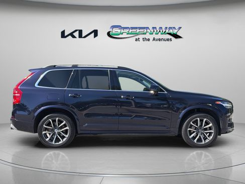 Used 2019 Volvo XC90 T5 Momentum w/ Protection Package FWD image 7