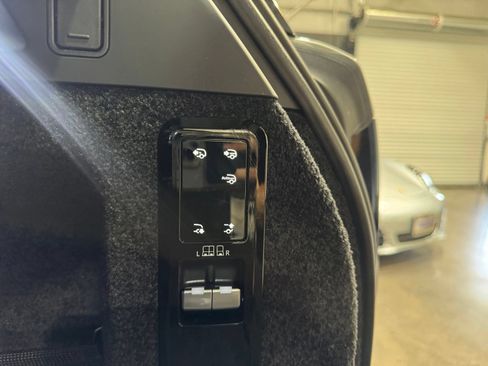 Used 2025 Land Rover Range Rover Autobiography AWD/4WD image 45