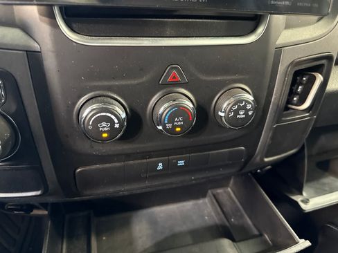 Used 2018 RAM 1500 Express RWD image 27