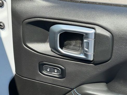 Used 2024 Jeep Wrangler Unlimited Rubicon 4xe AWD/4WD image 38