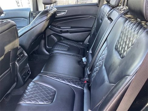 Used 2024 Ford Edge Titanium image 32