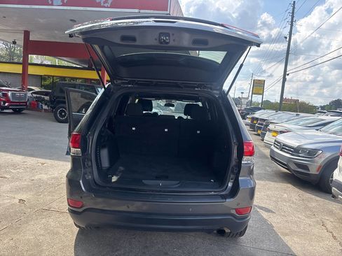 Used 2021 Jeep Grand Cherokee Laredo image 14