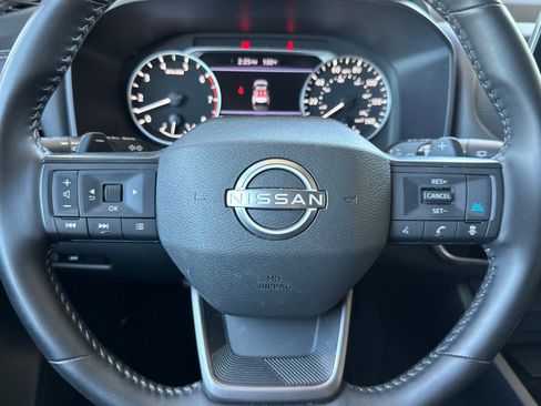 Used 2025 Nissan Rogue SV AWD/4WD image 11