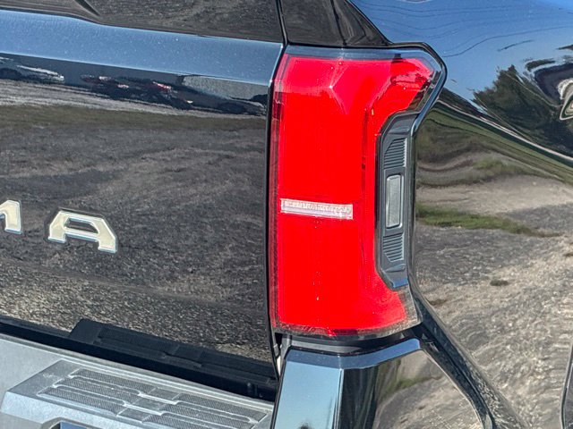 Used 2024 Toyota Tacoma Limited w/ Limited Package (LT) AWD/4WD image 14