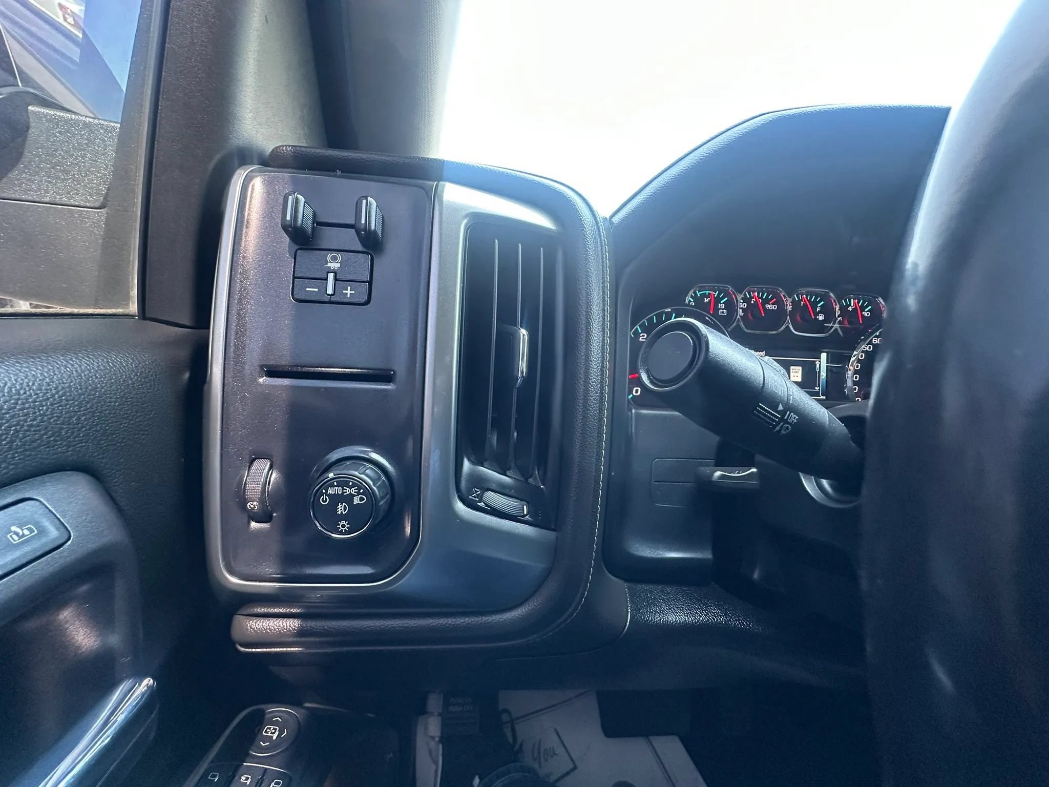 Used 2018 Chevrolet Silverado 1500 LTZ w/ LTZ Plus Package RWD image 34