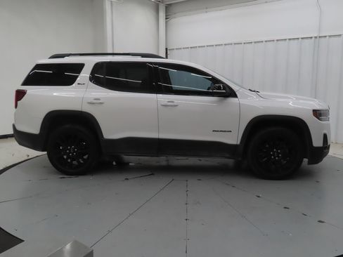 Used 2023 GMC Acadia SLT w/ Elevation Edition FWD image 2