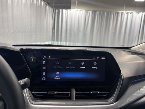 Certified 2025 Chevrolet Trax LT w/ LT Convenience Package image 17