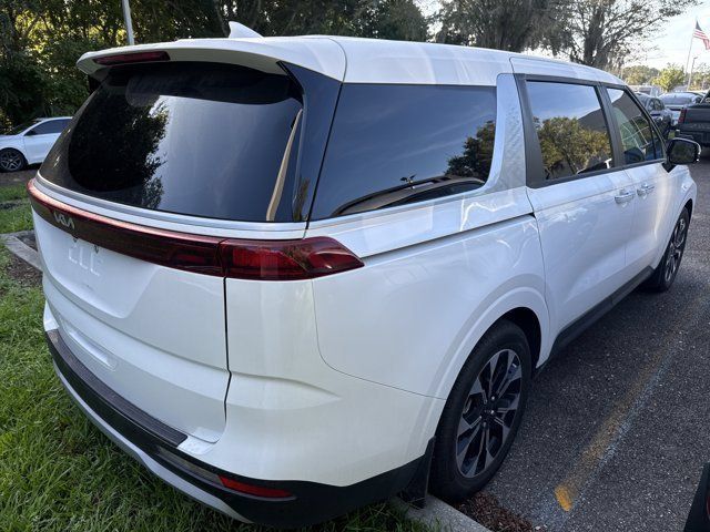 Used 2024 Kia Carnival EX FWD image 7