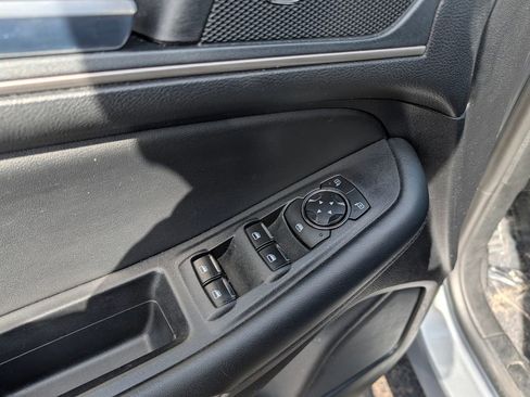 Used 2024 Ford Edge SEL image 28