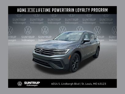 Used 2024 Volkswagen Tiguan SE w/ Panoramic Sunroof Package