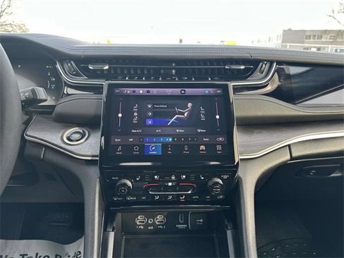 Used 2022 Jeep Grand Cherokee Limited 4xe w/ Luxury Tech Group II image 40