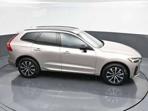 New 2025 Volvo XC60 B5 Core w/ Protection Package Premier image 32