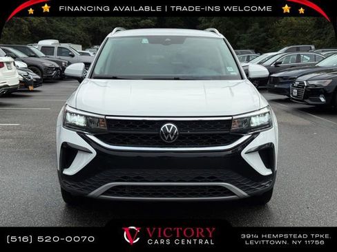 Used 2023 Volkswagen Taos SE image 2