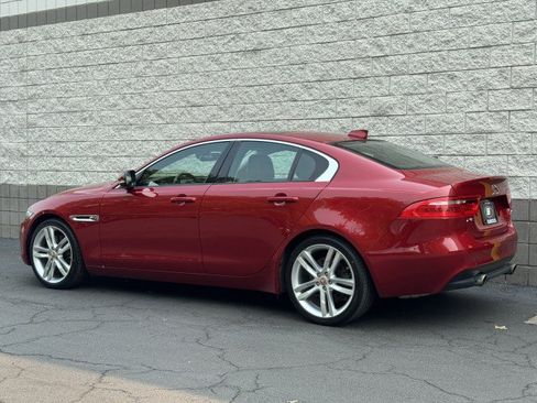 Used 2018 Jaguar XE Premium AWD/4WD image 2