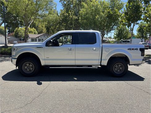 Used 2017 Ford F150 XLT w/ Equipment Group 302A Luxury AWD/4WD image 4